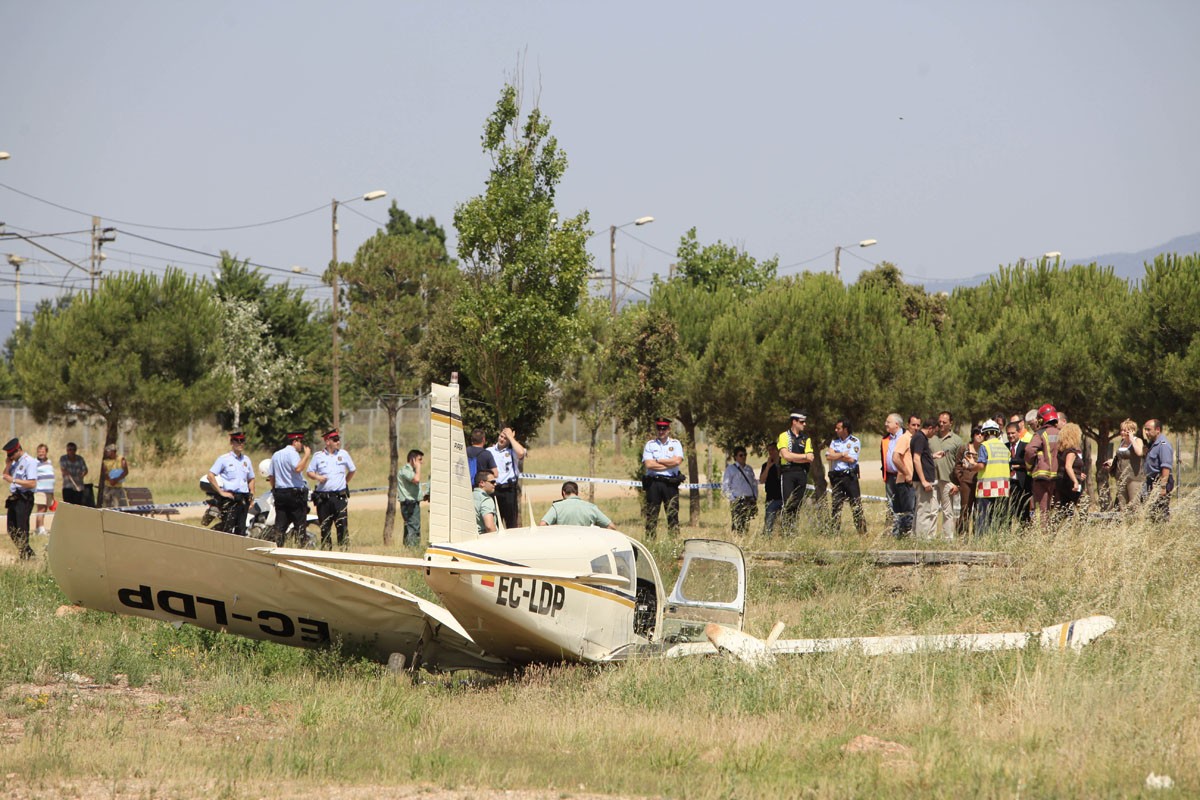 L'avioneta accidentada al Parc Central del Vallès, l'any 2010