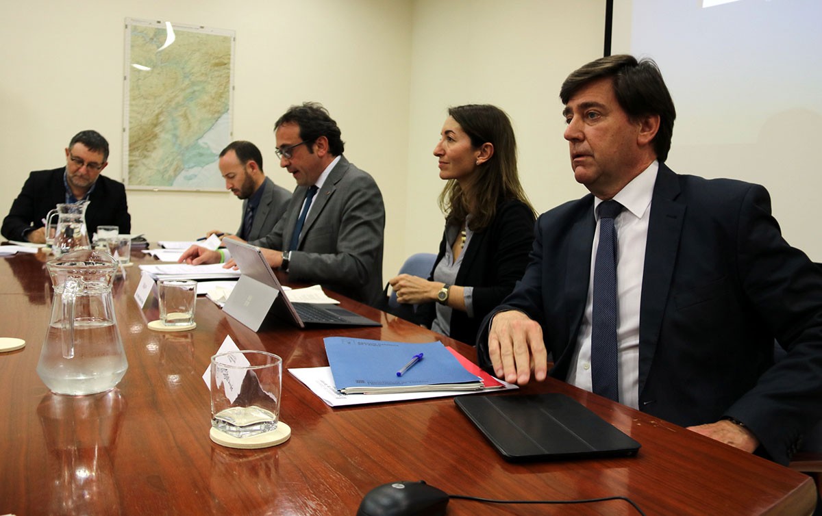 Mesa de la Comissió per a la Sostenibilitat de les Terres de l'Ebre presidida pel conseller de Territori, Josep Rull. 