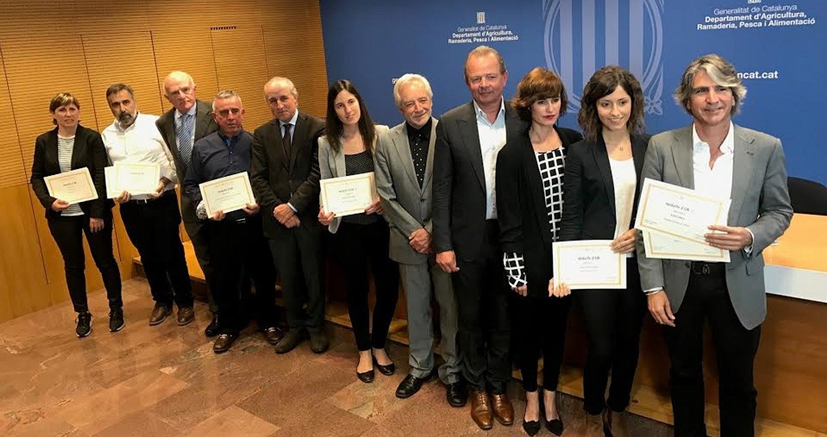 Foto de família dels onze cellers de la DO Terra Alta que han estat premiats per la guia internacional Gilbert & Gaillard.