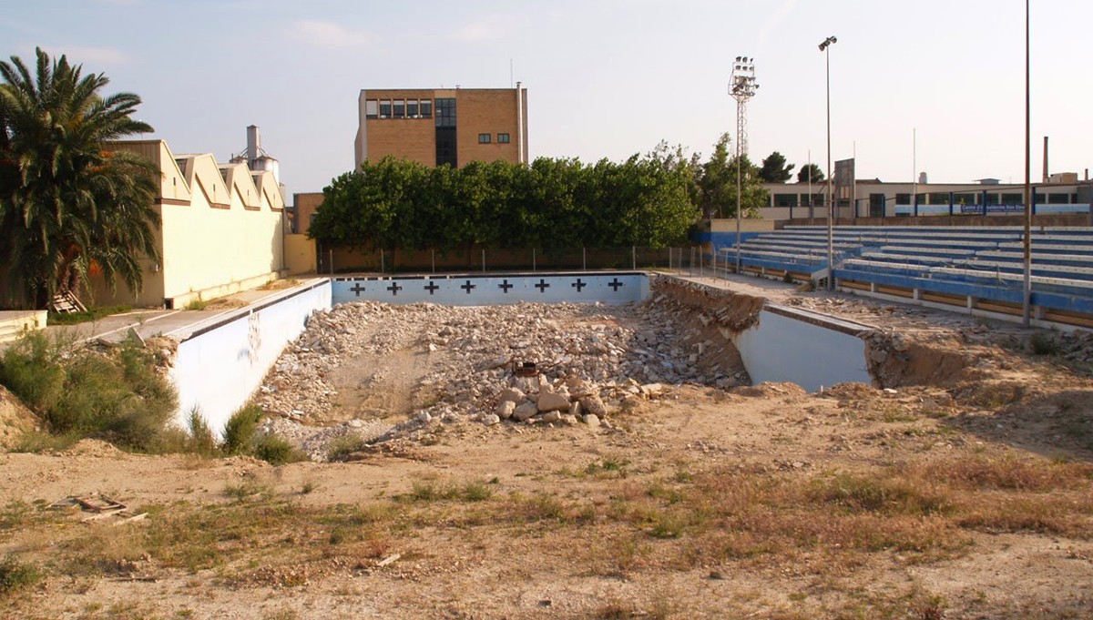 Imatge d'arxiu de l'estat de les piscines de Tortosa. 