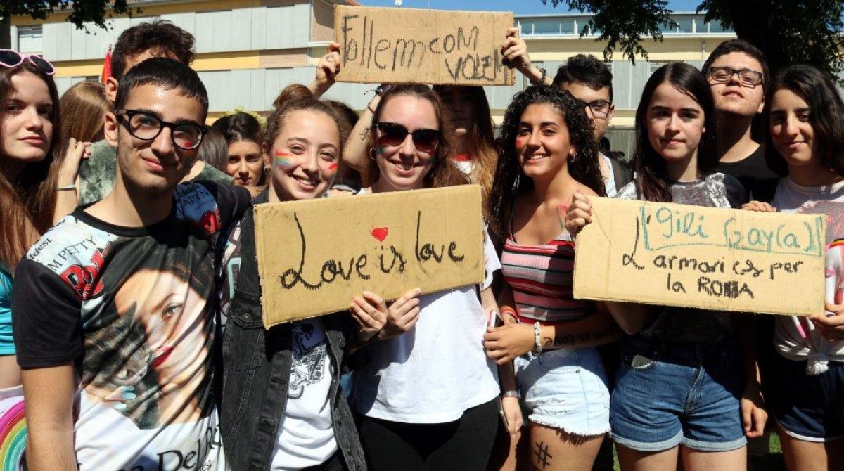 Imatge d'uns estudiants manifestant-se