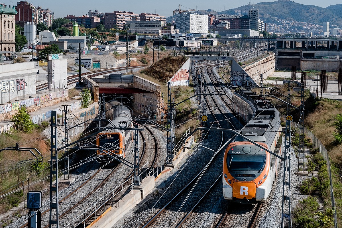 Trens de Rodalies arribant a Barcelona 