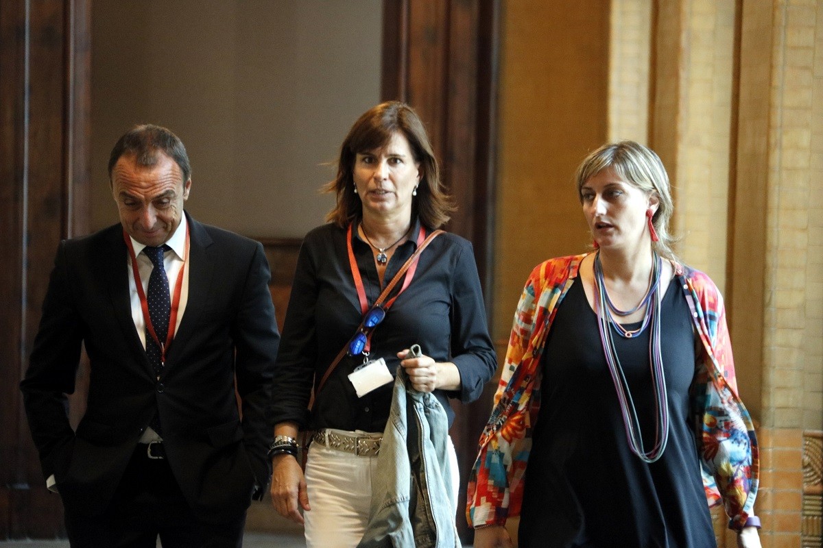 Victoria Álvarez arribant a la comissió d'investigació de l'operació Catalunya.