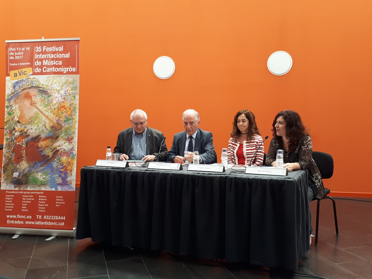Lluís Puig, Josep Maria Busquets, Susagna Roura i Montse Catllà, durant la roda de premsa de presentació