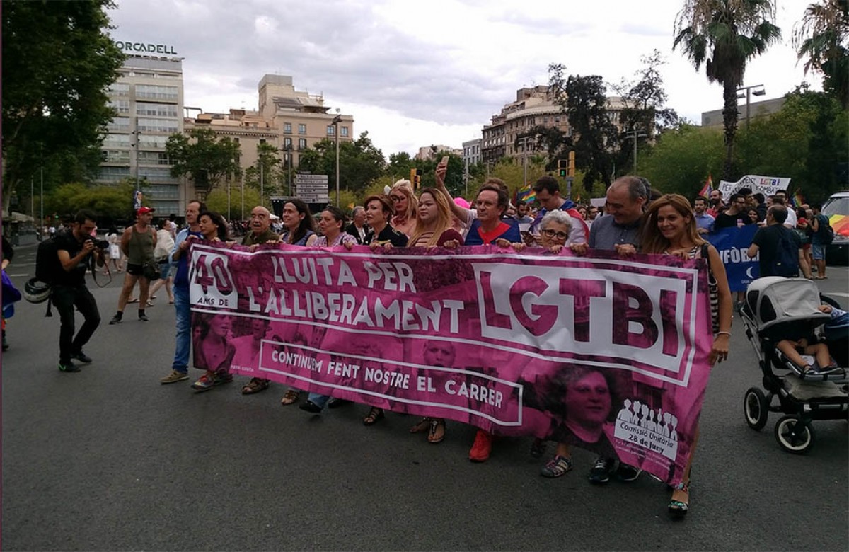 Una pancarta de la manifestació LGTBI a Barcelona