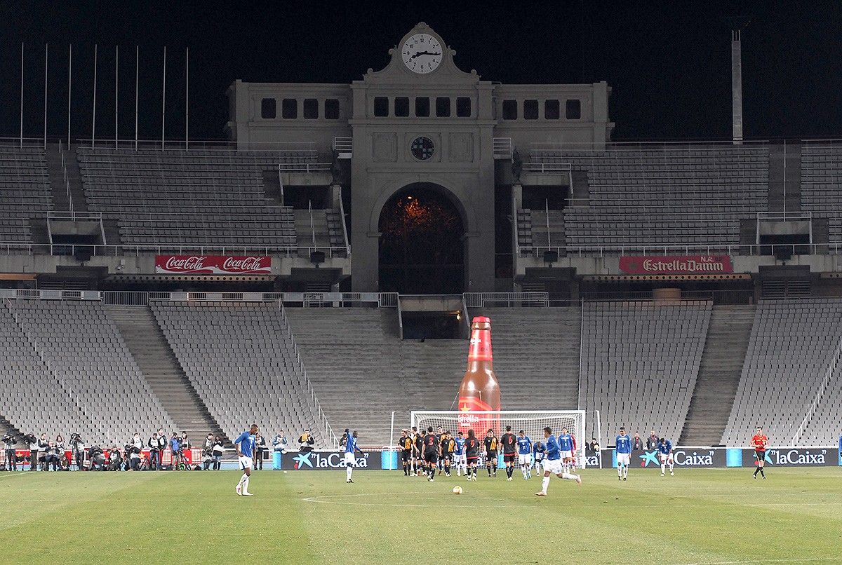 L'Estadi Olímpic Lluís Companys durant un partit de futbol de la selecció catalana