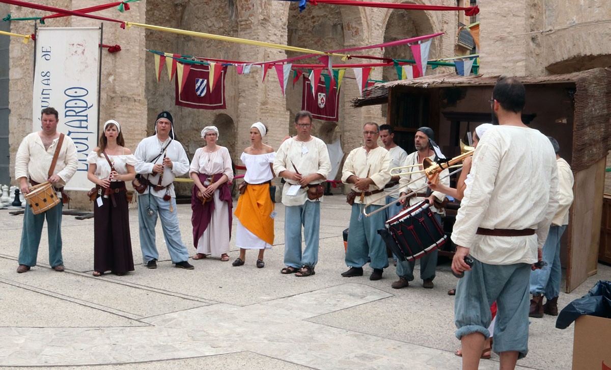 Un grup de música al Renaixement de Tortosa.