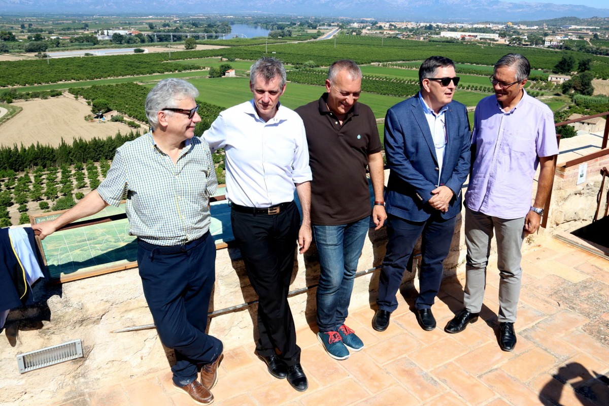  Josep Sánchez Cervelló, Dani Andreu, Damià Grau, Josep Anton Ferré i Adam Tomàs, al terrat de la Torre de Campredó