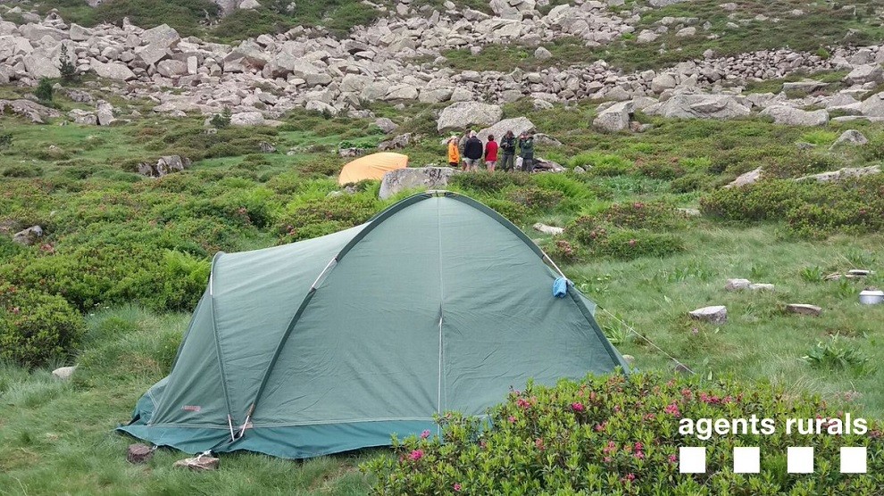 Imatge de la tenda interceptada pels Agents Rurals