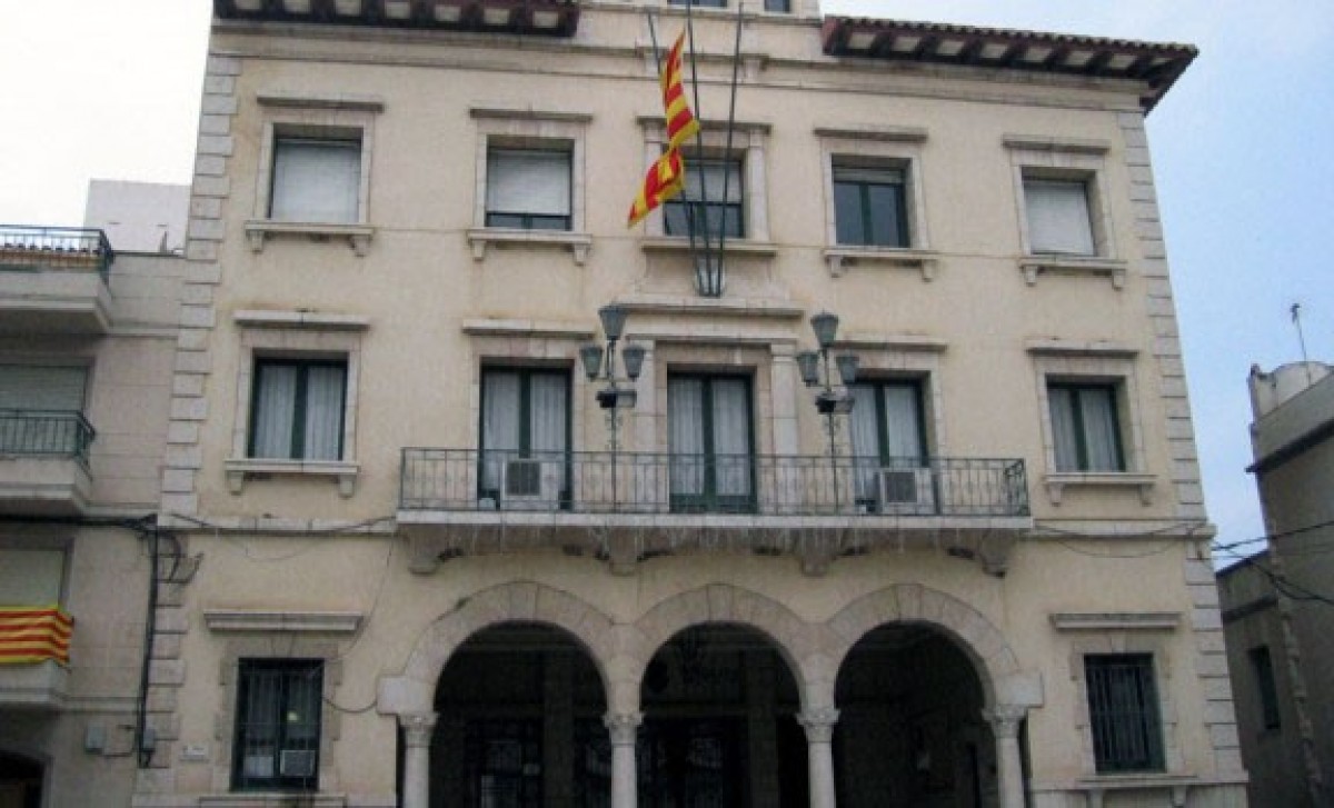 façana de l'Ajuntament d'Amposta