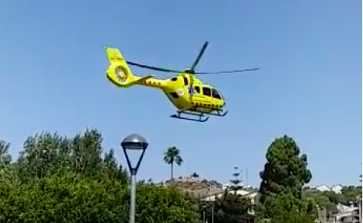 Un helicòpter del SEM aterrant a Segur de Calafell 