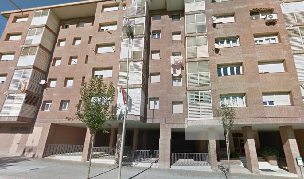 Façana del bloc de pisos de l’avinguda Alcalde Altisent