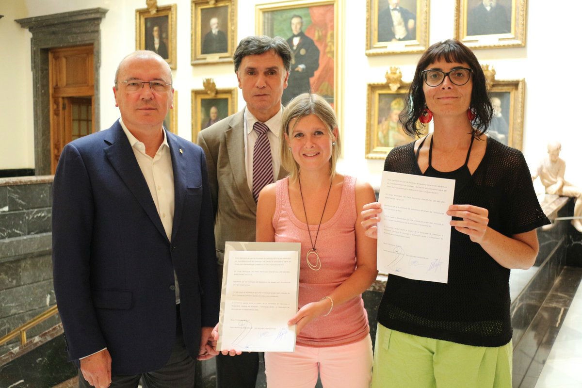 PDECat, ERC i la CUP signen un manifest de suport al referèndum 