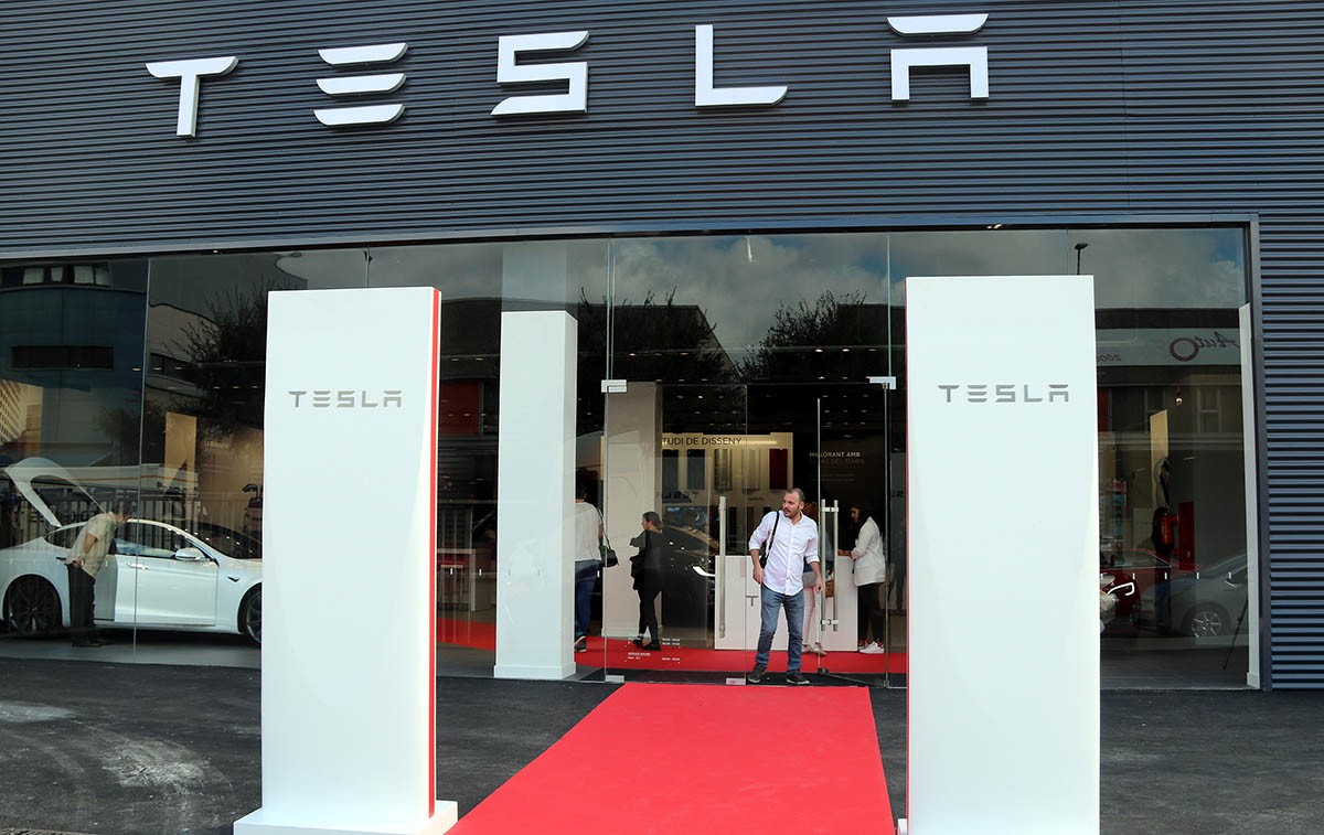 Concessionari de Tesla a l'Hospitalet de Llobregat