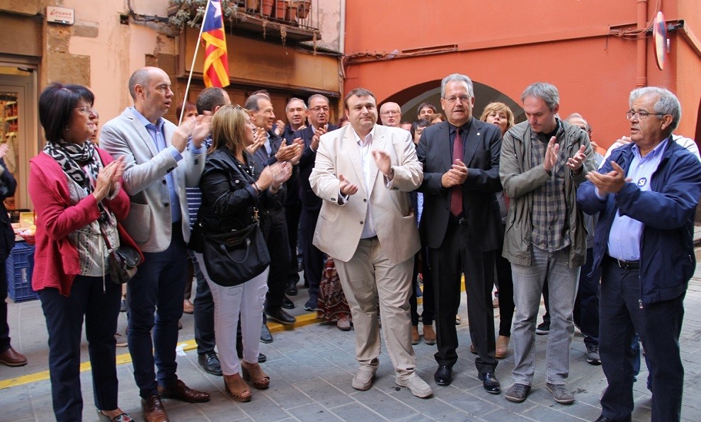 Els alcaldes de Tremp, Sort i Rialp, a punt d'entrar a la Fiscalia a Balaguer