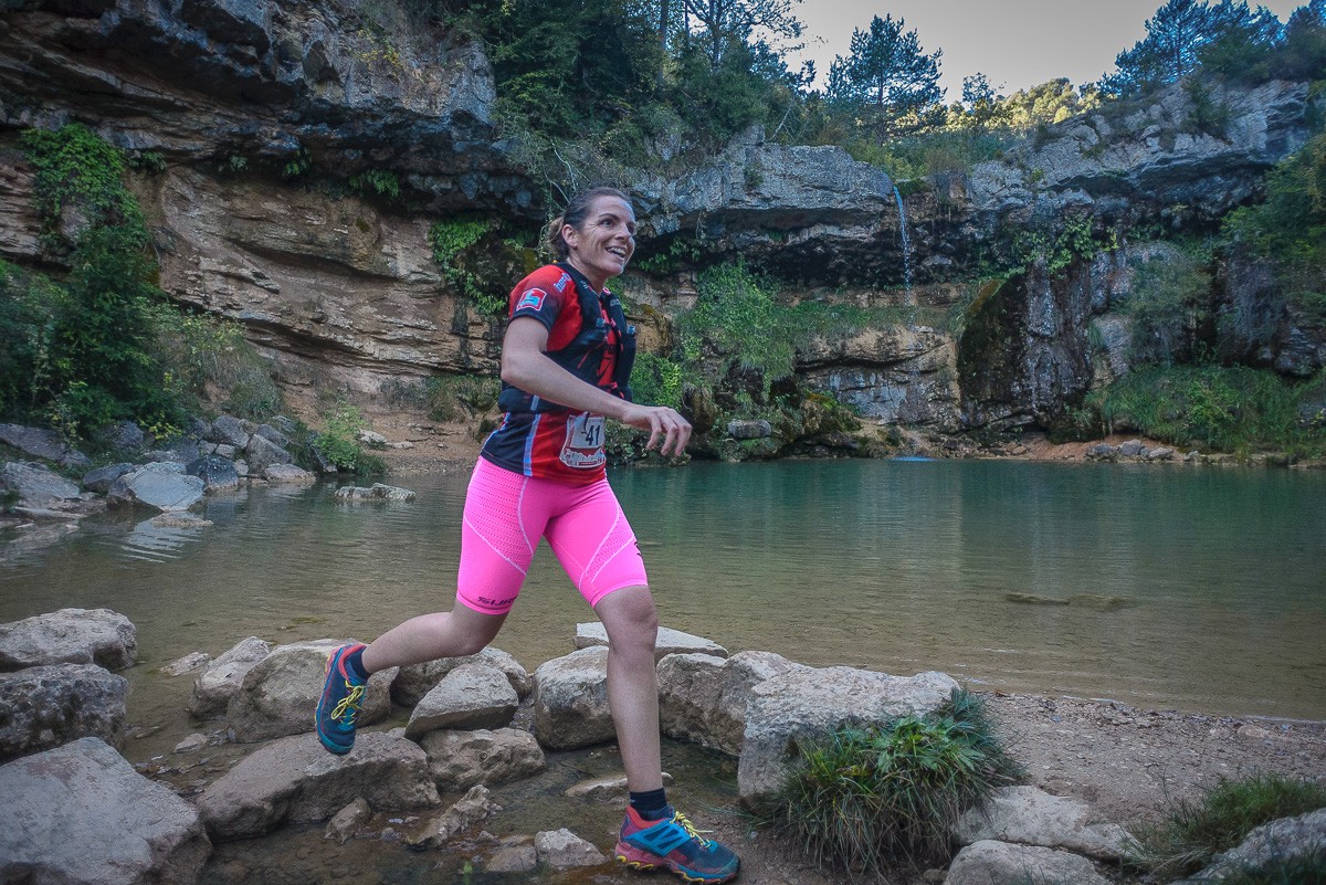 Marta Prat, a la foto al seu pas pel Colomer Gran, va fer segona al Gran Trail de 42 km amb un temps de 05:38:42 h.
