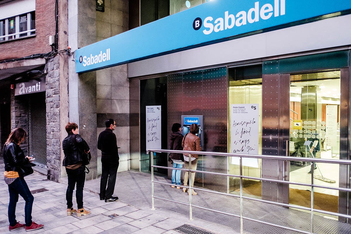 Cada vegada hi ha menys oficines bancàries a Catalunya
