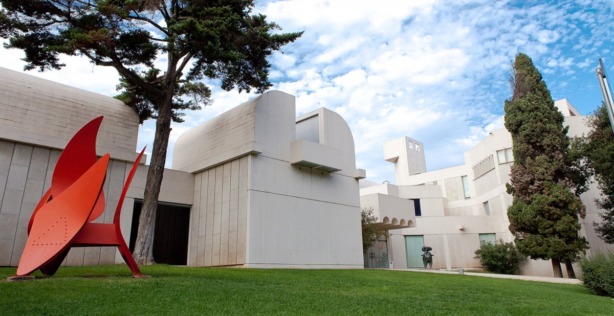 L'exterior de les sales de la Fundació Joan Miró