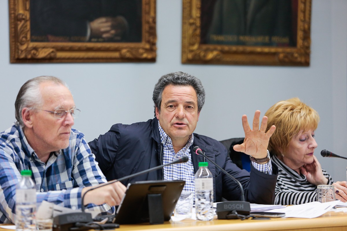 Josep Guix en una recent intervenció al ple de l'Ajuntament d'Olot.
