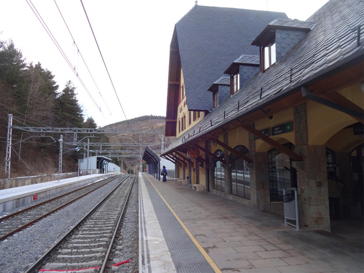 La nevada va interrompre la circulació de trens de la línia de tren entre Ripoll i Puigcerdà