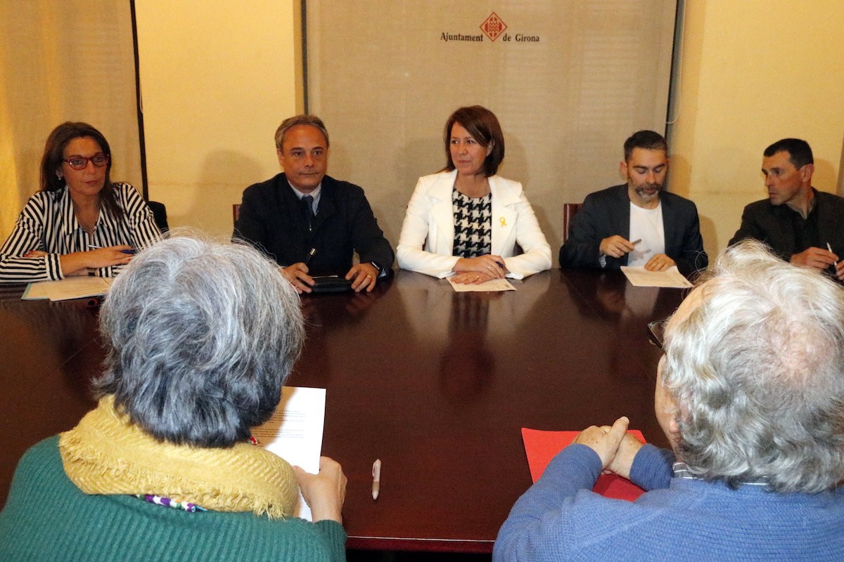 La batllessa de Girona, Marta Madrenas, ha presidit la reunió de la Comissió del Nomenclàtor.