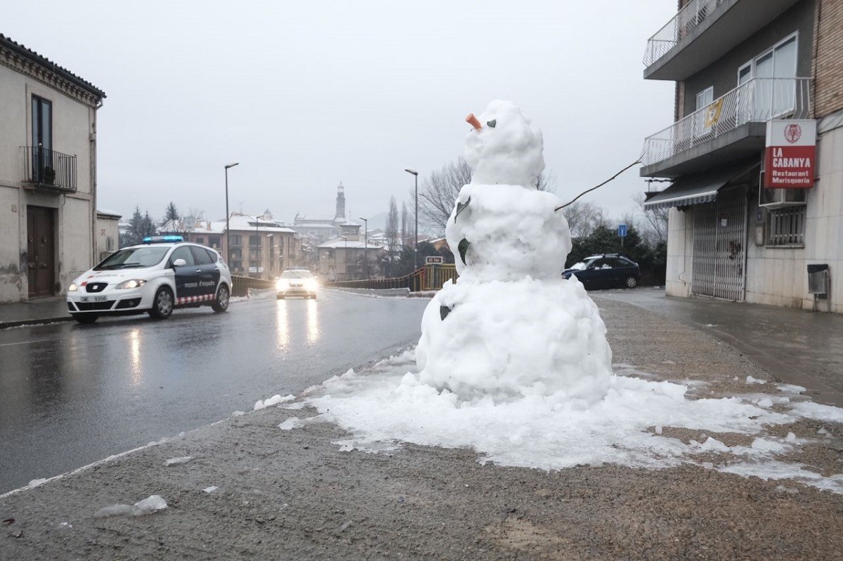Ninot de neu d'aquest dilluns al matí a Manlleu.