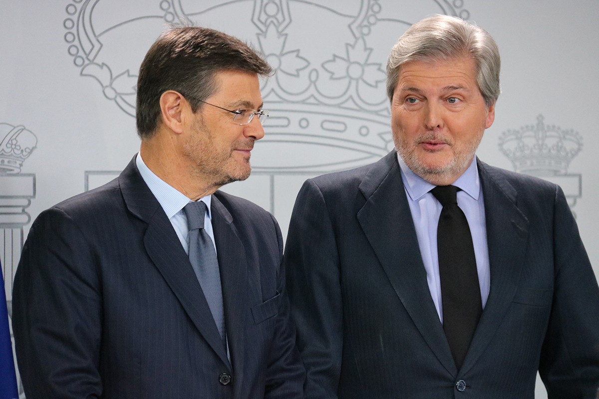 El portaveu del govern espanyol, Íñigo Ménde de Vigo, i el ministre de Justícia, Rafael Catalá