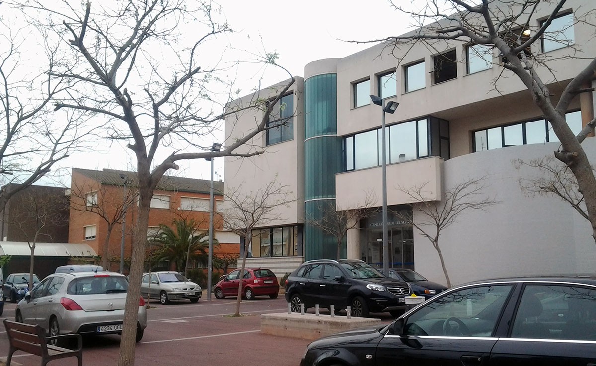 Imatge de la façana de l'edifici del Consell Comarcal del Montsià, a Amposta.