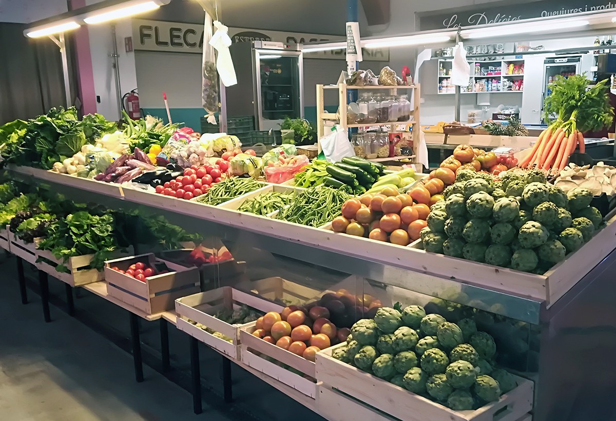 La parada de Fruites i Verdures Marga, al mercat municipal d'Amposta.