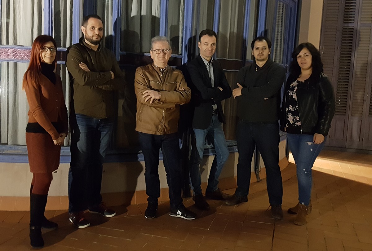 La nova junta del Col·legi de Periodistes a les Terres de l'Ebre. D'esquerra a dreta, Sílvia Tejedor, Oriol Gracià, Josep Baubí, Albert Mestre, Andreu Prunera i  Anna Ferràs.