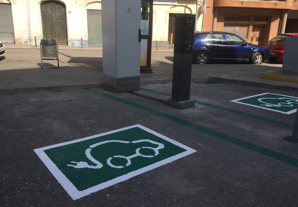 El punt de recàrrega està situat a la plaça Capdevila de Tremp
