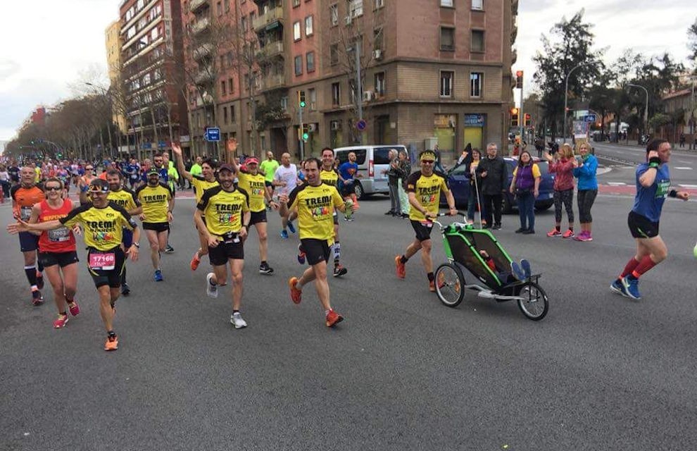 Els Tremps Runners en un tram de la Marató de Barcelona