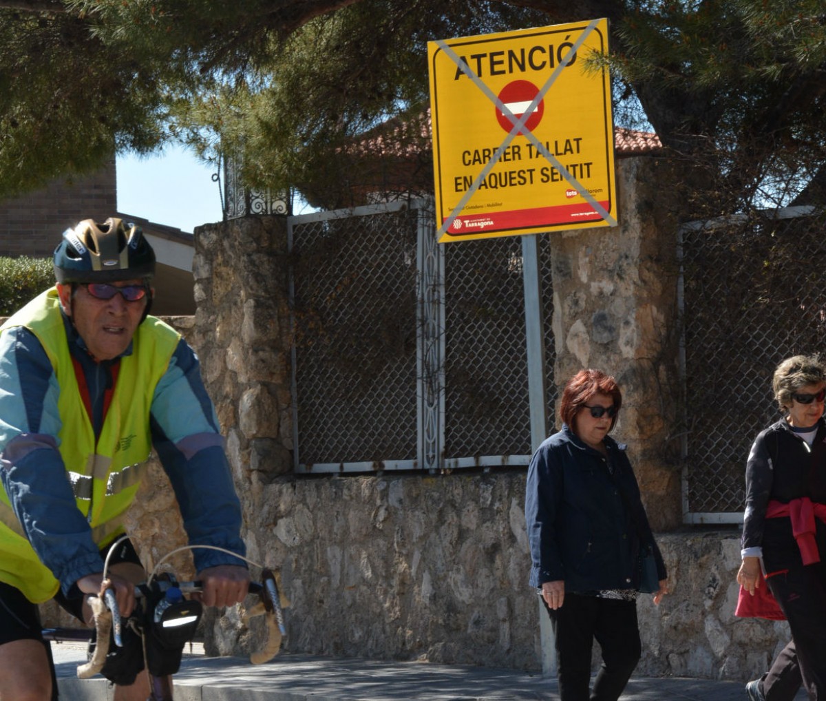 S'inicien les obres del carril bici del passeig Casanova a la platja de l'Arrabassada