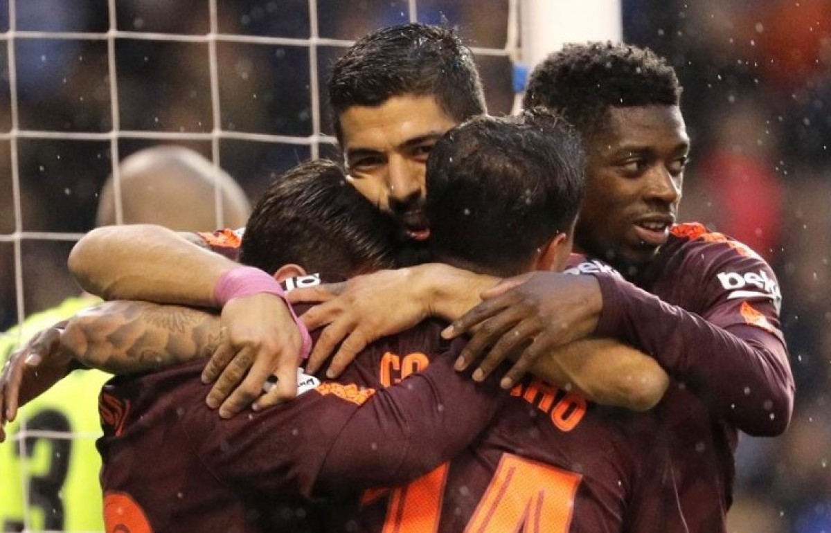 Jugadors del Barça celebrant la Lliga