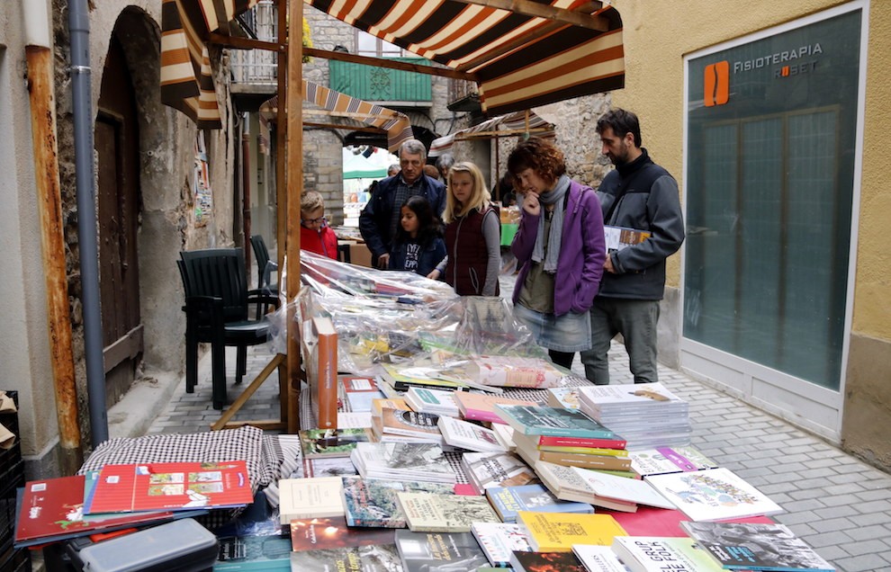 Imatge d’una edició de la Fira del Llibre a la Pobla de Segur