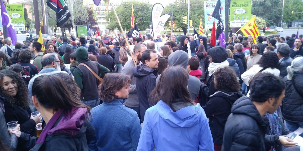 La manifestació convocada per la Coordinadora Anticapitalista arrenca des de la Imperial Tarraco