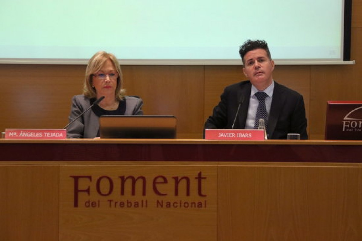 Maria Àngels Tejada, presidenta de la comissió laboral de Foment, i Javier Ibars, director de relacions laborals.  