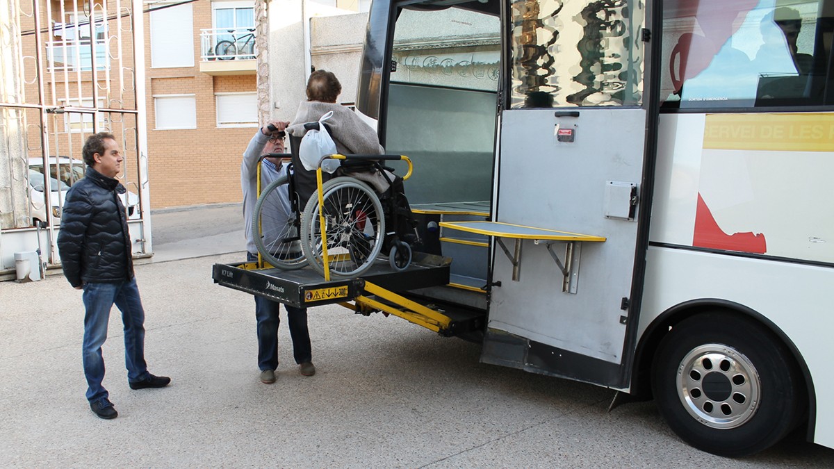 Transport adaptat per a persones amb dificultats de mobilitat.