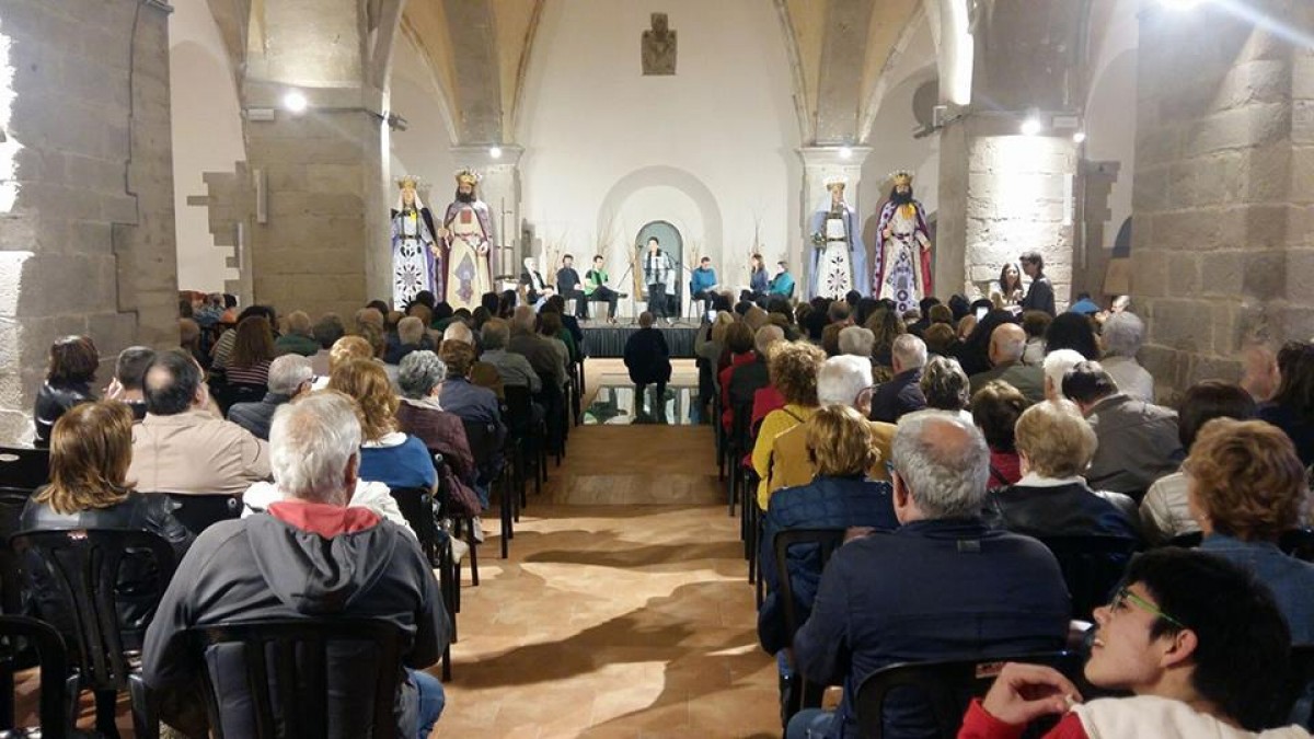 Unes 250 persones han assistit al pregó de Sant Eudald protagonitzat per la Fundació MAP, que enguany fa 50 anys
