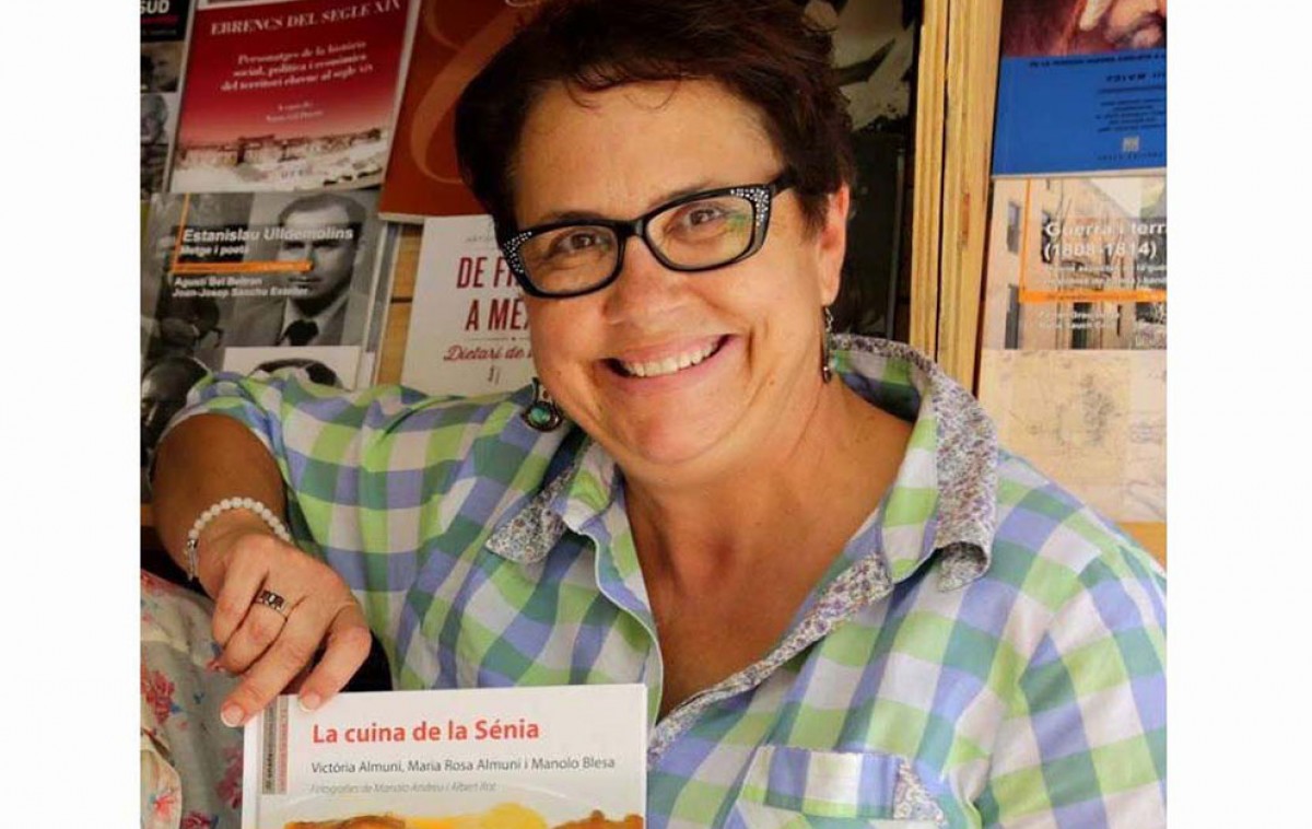 Doctora en Història de l'Art, la senienca Victòria Almuni és professora i activista cultural.