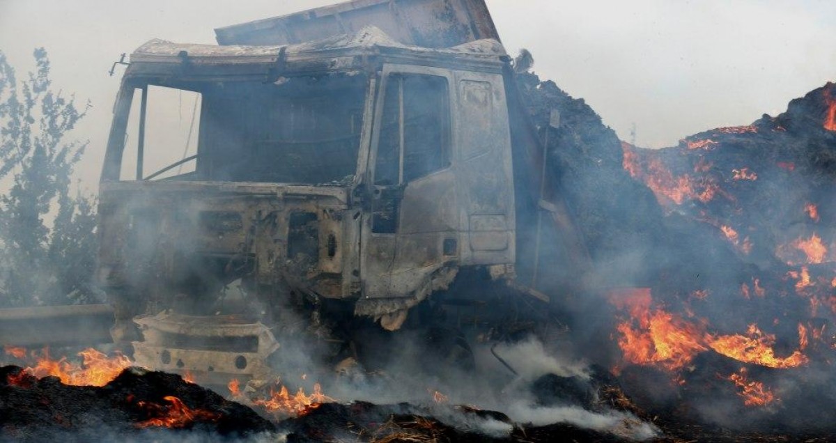Imatge del camió en flames