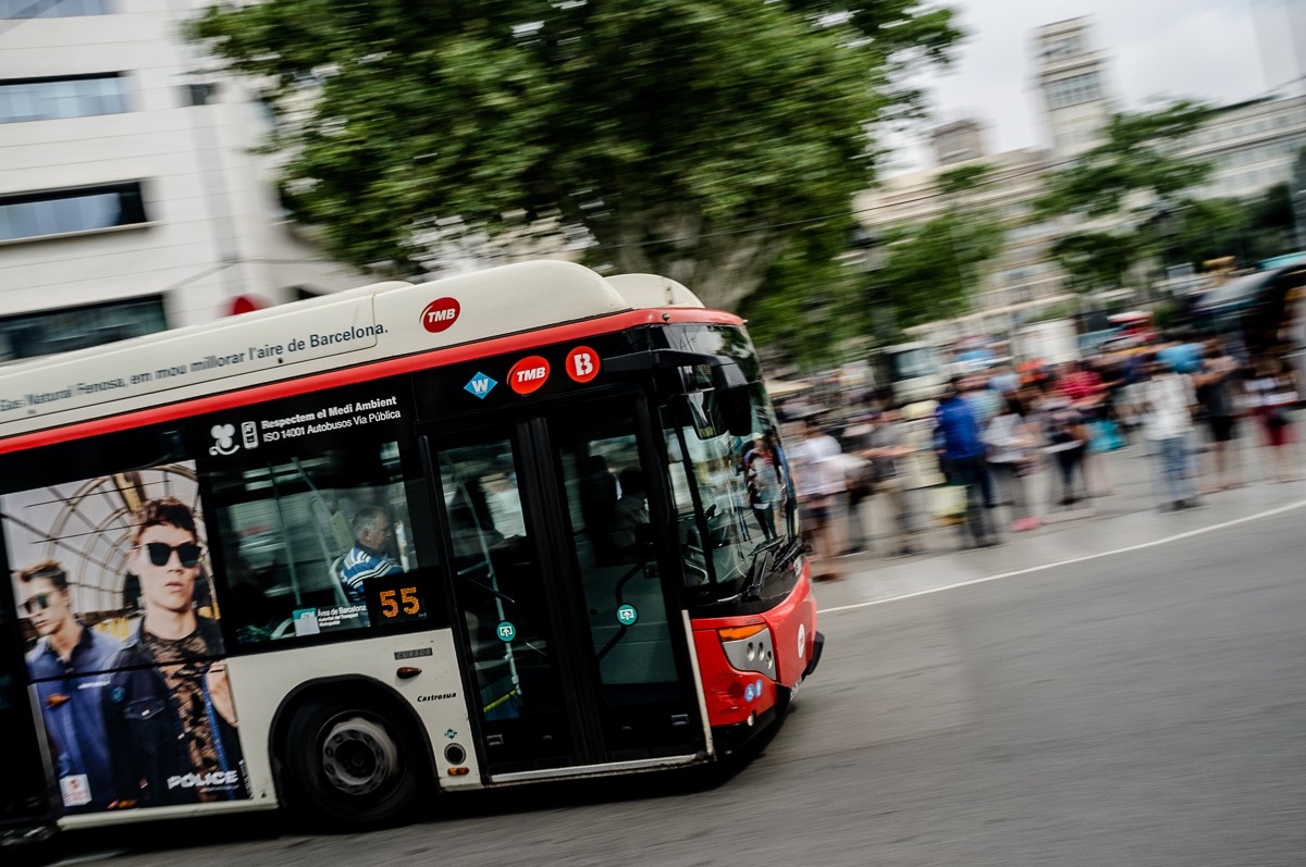 Un bus a la plaça Catalunya