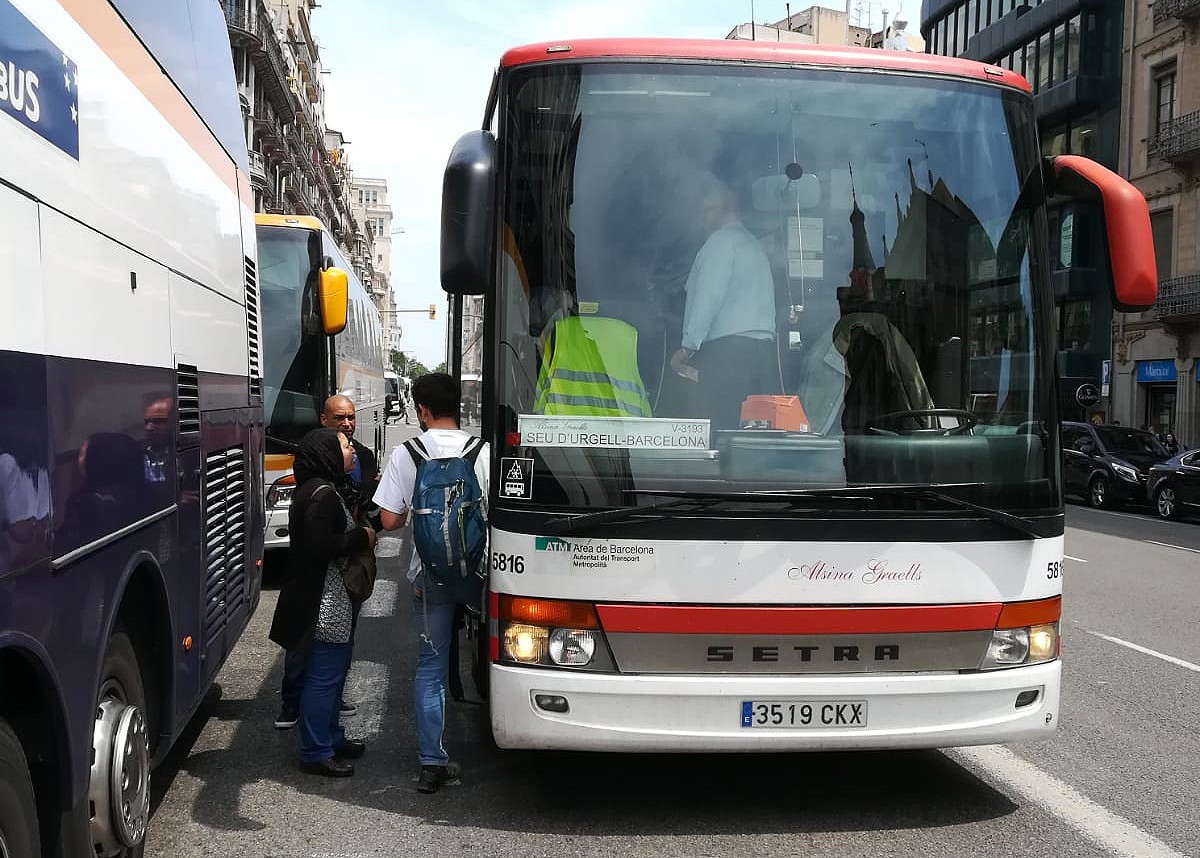 Autobusos a la ronda universitat de Barcelona.