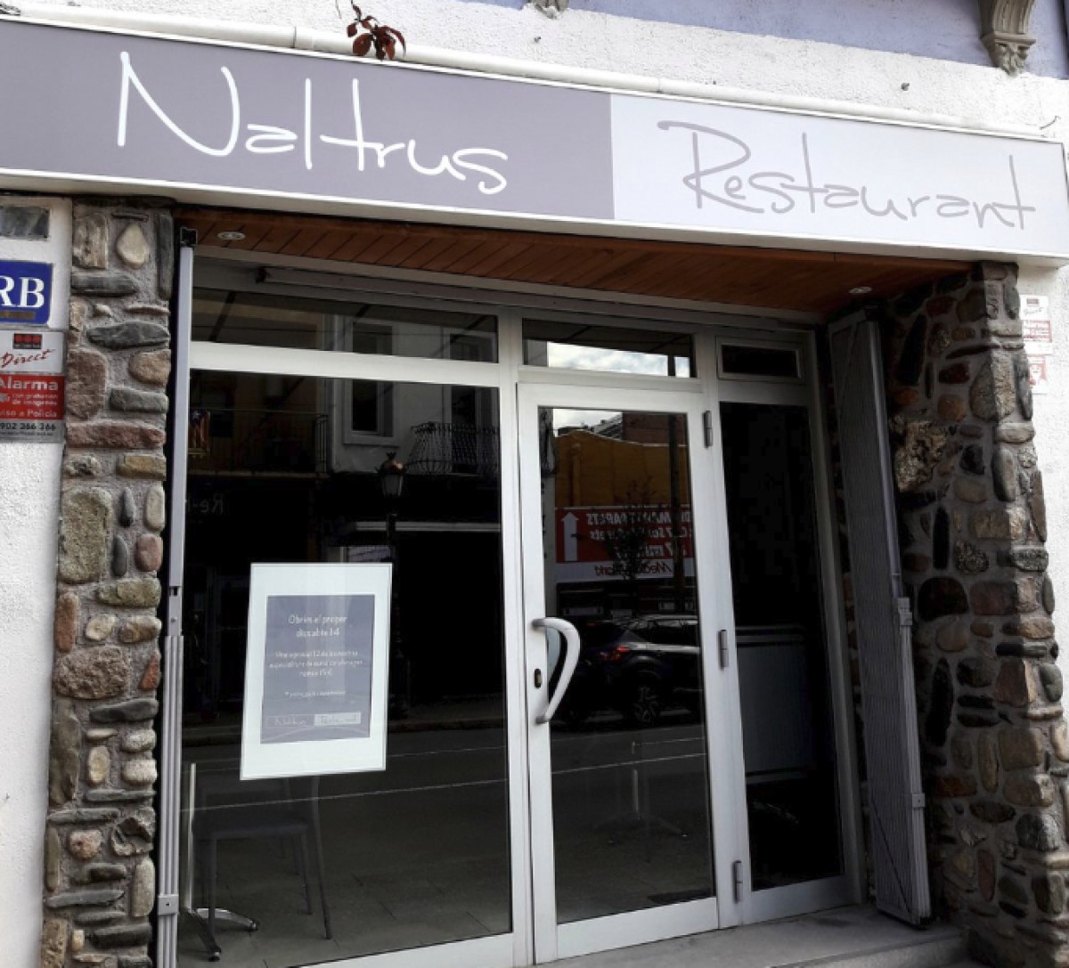 El restaurant Naltrus de Granollers vol especificar que serveixen cuina catalana