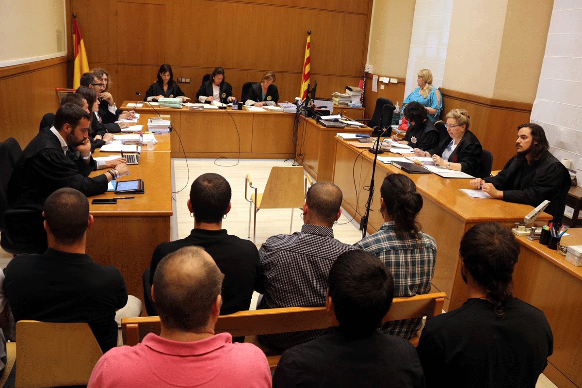 Comença el judici als 9 joves de Vilanova i la Geltrú