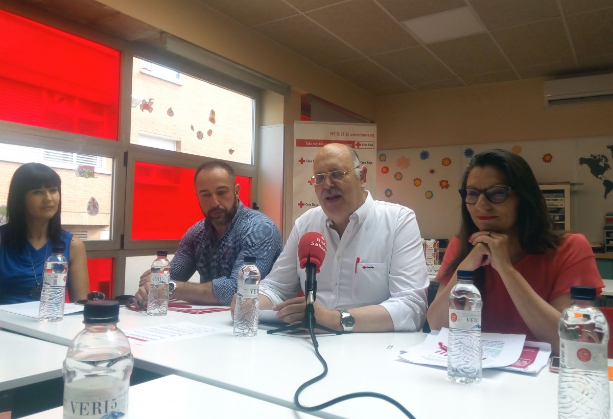 El president de Creu Roja Sabadell repassant les actuacions de 2017