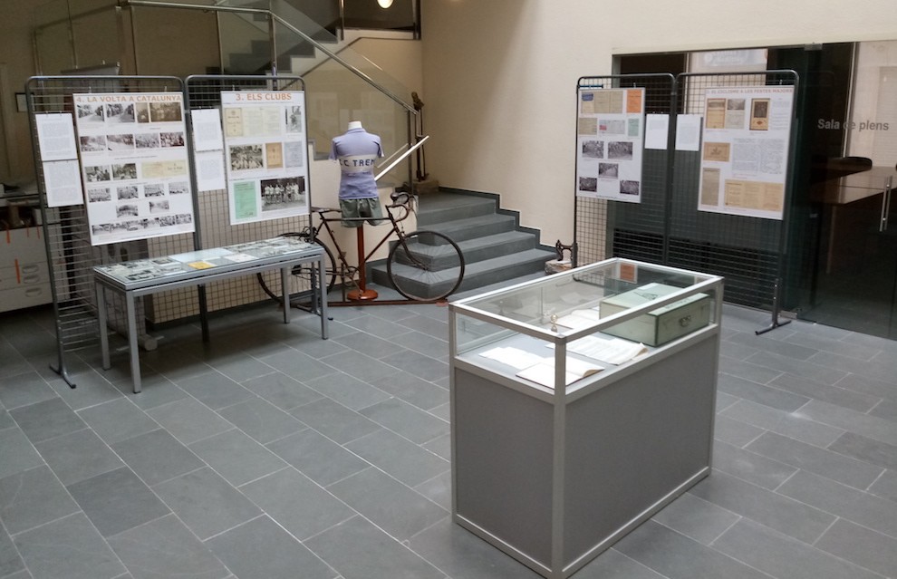 La mostra sobre ciclisme es podrà veure al vestíbul del consell 