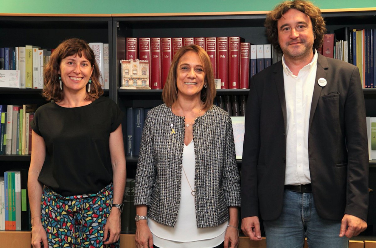 Marta Fuxà, Ester Franquesa i Rubén Trenzano, directors generals de Política Lingüística de les Balears, Catalunya i el País Valencià