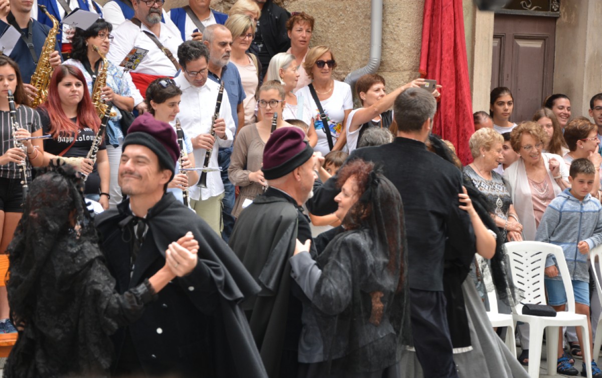 El ballet de Déu s'emmarca a Berga en la popular festa dels Elois, que se celebra al juliol (arxiu).