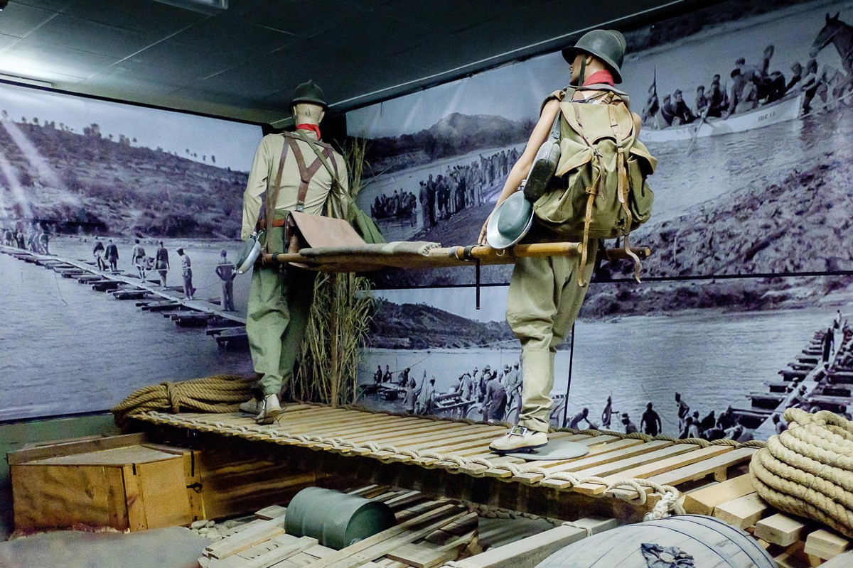Soldats creuant el riu, al Museu de la Batalla de l'Ebre a Faió.